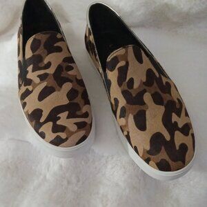 COLE HAAN-Women's Camo Calf Hair Grand Os Spectator 2.0 Slip-on Sneaker-Size 9B